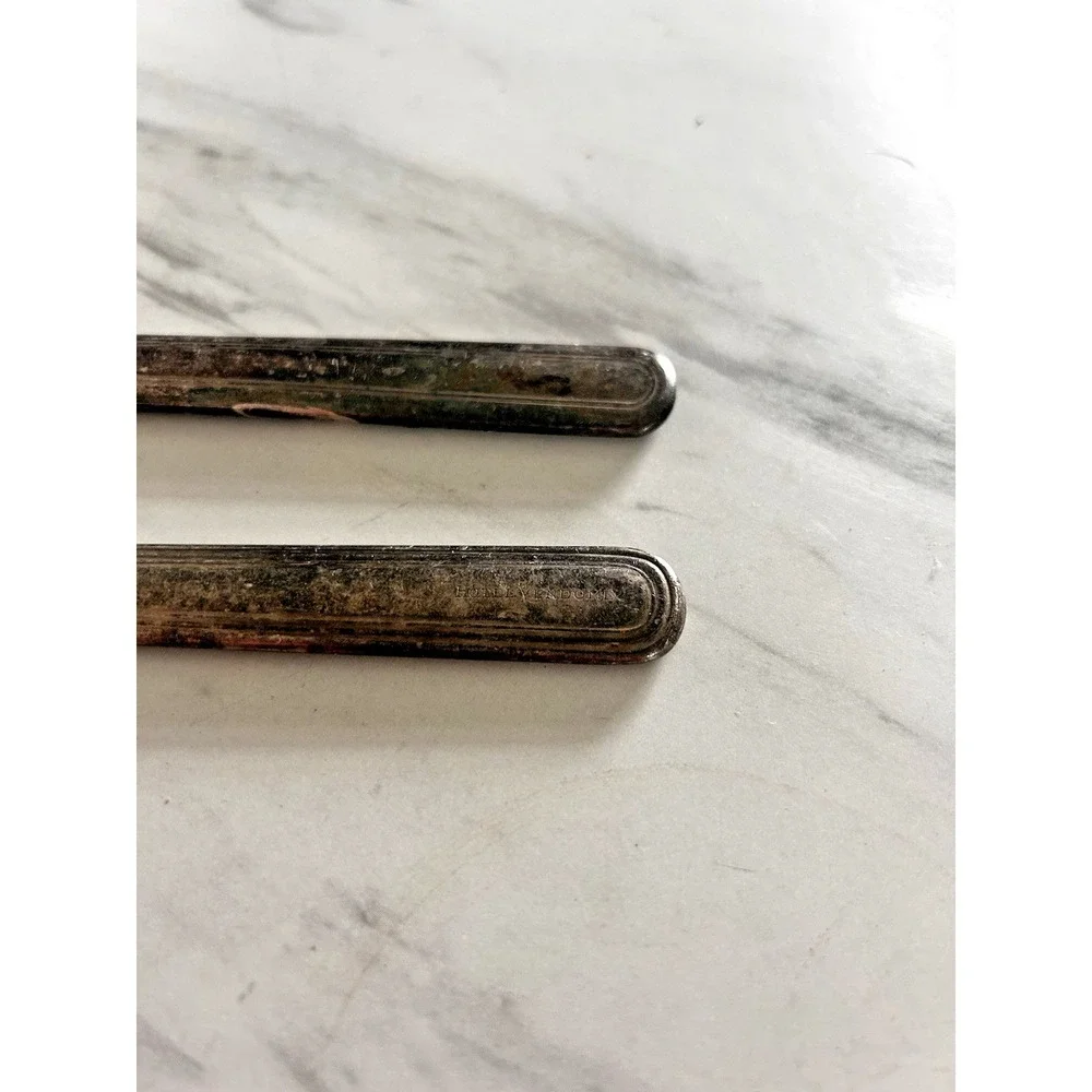 Vintage‎ Dinner Knives Knife Hotel Vendome Boston MA Stainless Blades Lot of 2
